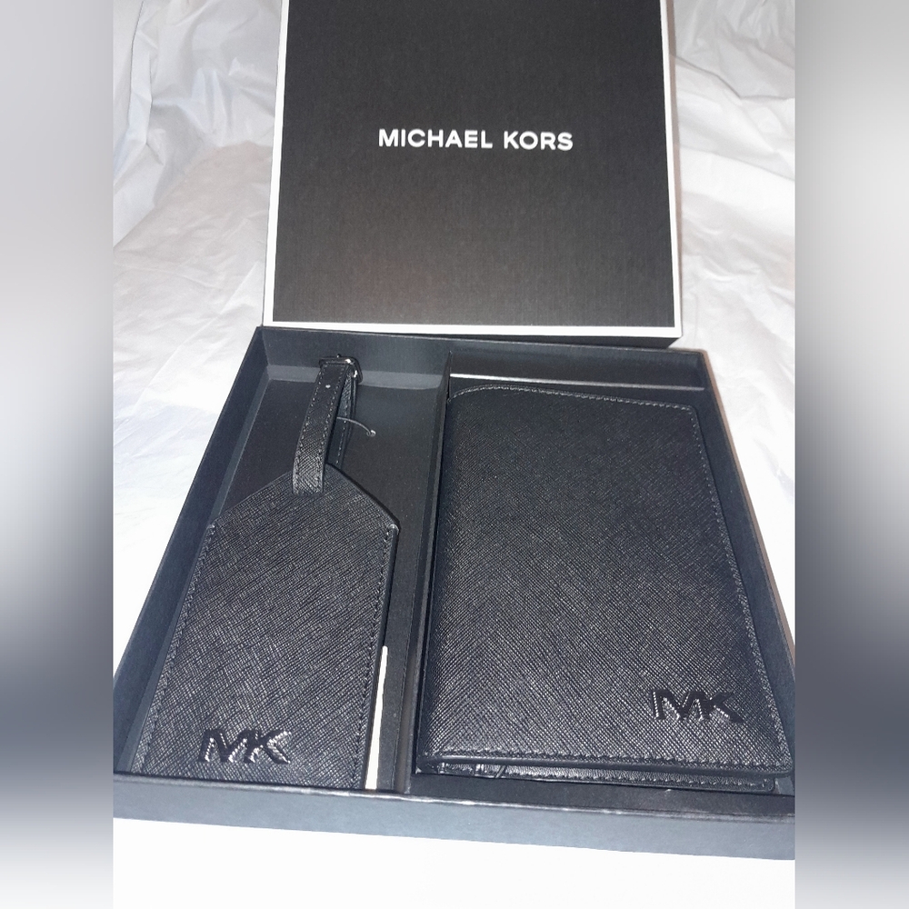 New Michael Kors Leather Passport Holder & Luggage Tag Box Set In Black NWT